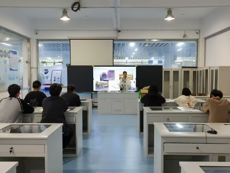 船舶工程学院开展校级公开课评议活动