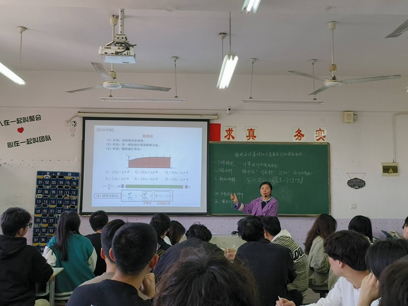 船舶工程学院开展校级公开课评议活动