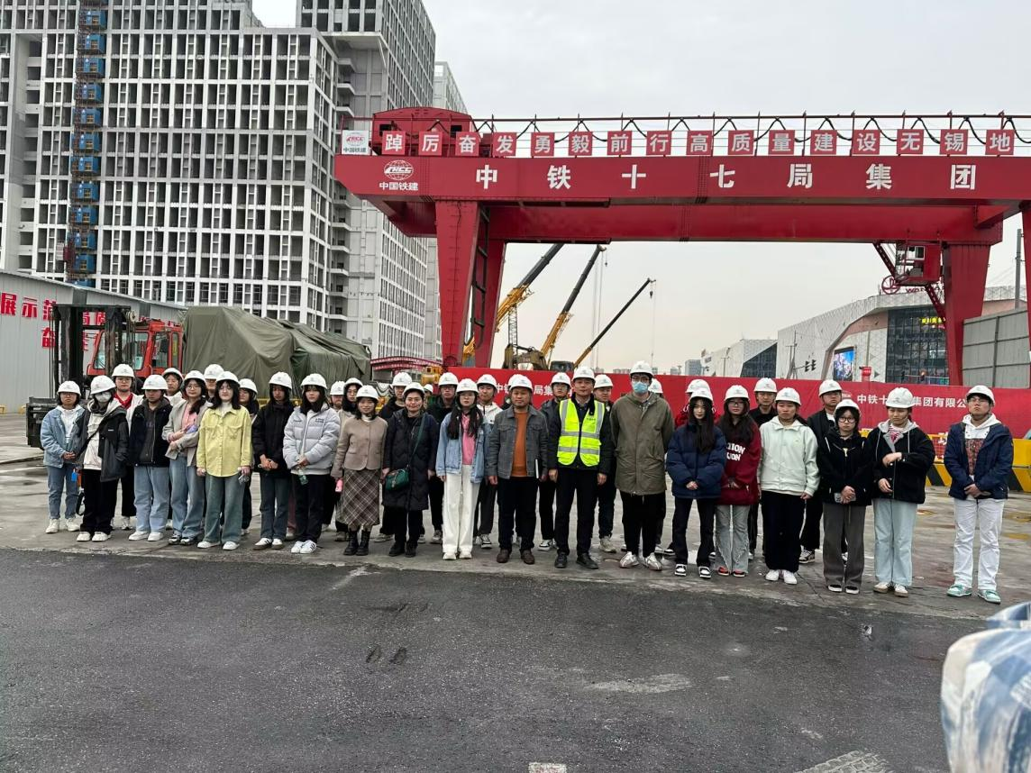 语文教研室组织师生前往无锡地铁集团参观访学