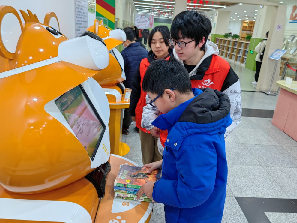 机械工程学院学生参加无锡市图书馆“文明小义工”志愿服务活动